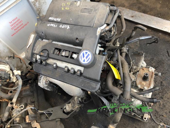 Caja de cambios de un Volkswagen Lupo (6X1) 1.4 16V 75 2003