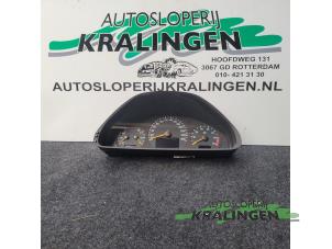 Usados Cuentakilómetros Mercedes CLK (W208) 3.2 320 V6 18V Precio € 100,00 Norma de margen ofrecido por Autosloperij Kralingen B.V.