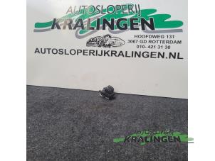 Używane Przelacznik elektrycznej szyby Kia Picanto (BA) 1.0 12V Cena € 35,00 Procedura marży oferowane przez Autosloperij Kralingen B.V.