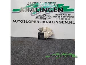 Gebrauchte Fenstermotor Tür Volkswagen Golf V (1K1) 2.0 TDI DPF Preis € 50,00 Margenregelung angeboten von Autosloperij Kralingen B.V.