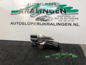 Used Convertible motor Peugeot 307 CC (3B) 2.0 16V Price € 100,00 Margin scheme offered by Autosloperij Kralingen B.V.