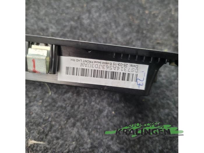 Electric window switch from a Ford Mondeo V Wagon 1.5 TDCi 2015