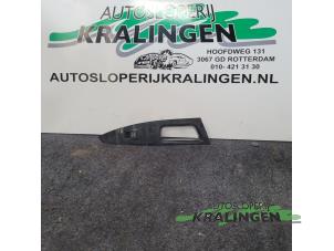 Gebrauchte Elektrisches Fenster Schalter Ford Mondeo V Wagon 1.5 TDCi Preis € 25,00 Margenregelung angeboten von Autosloperij Kralingen B.V.