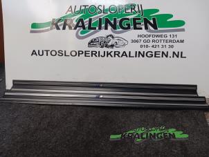 Usados Placa del desgaste del travesaño de la puerta izquierda BMW 3 serie Compact (E46/5) 316ti 16V Precio € 50,00 Norma de margen ofrecido por Autosloperij Kralingen B.V.