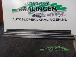 Usados Placa del desgaste del travesaño de la puerta derecha BMW 3 serie Compact (E46/5) 316ti 16V Precio € 50,00 Norma de margen ofrecido por Autosloperij Kralingen B.V.