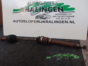 Usagé Arbre de transmission avant droit Renault Twingo II (CN) 1.5 dCi 90 FAP Prix € 50,00 Règlement à la marge proposé par Autosloperij Kralingen B.V.