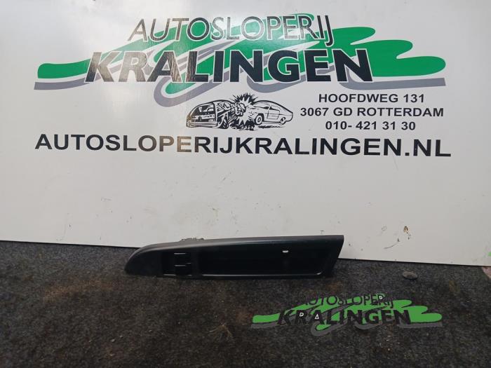 Usados Interruptor de ventanilla eléctrica Chevrolet Matiz 0.8 S,SE Precio € 35,00 Norma de margen ofrecido por Autosloperij Kralingen B.V.