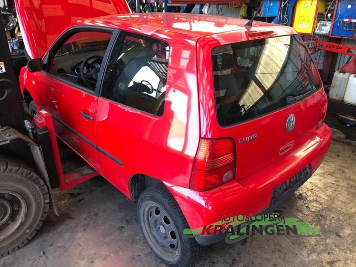 Gebrauchte Auspuff Mitteldämpfer Volkswagen Lupo (6X1) 1.0 MPi 50 Preis € 35,00 Margenregelung angeboten von Autosloperij Kralingen B.V.
