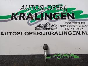 Używane Stacyjka + Kluczyk Opel Astra G (F08/48) 1.6 16V Cena € 50,00 Procedura marży oferowane przez Autosloperij Kralingen B.V.