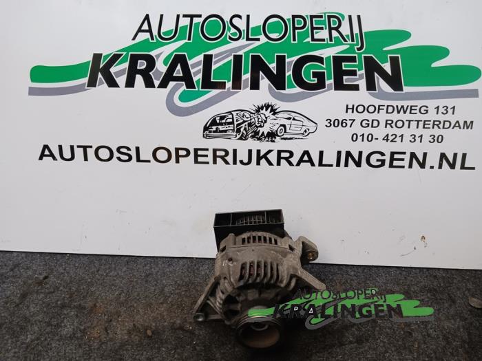 Gebrauchte Dynamo Renault Clio II (BB/CB) 1.6 RN, RT Preis € 50,00 Margenregelung angeboten von Autosloperij Kralingen B.V.