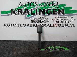 Usagé Insertion ceinture de sécurité avant droite Toyota Aygo (B10) 1.0 12V VVT-i Prix € 20,00 Règlement à la marge proposé par Autosloperij Kralingen B.V.