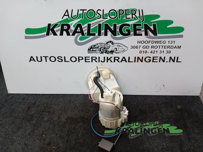 Begagnade Bensinpump Peugeot 107 1.0 12V Pris € 9,97 Marginaltabell erbjuds av Autosloperij Kralingen B.V.