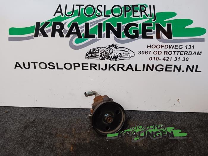 Usagé Pompe de direction Ford Ka I 1.3i Prix € 50,00 Règlement à la marge proposé par Autosloperij Kralingen B.V.