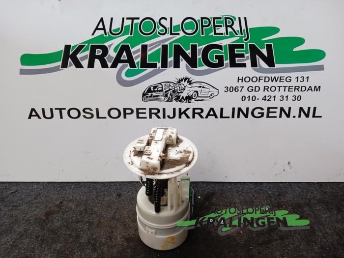 Begagnade Bensinpump Renault Clio III (BR/CR) 1.4 16V Pris € 19,97 Marginaltabell erbjuds av Autosloperij Kralingen B.V.