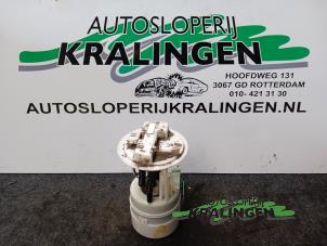 Used Petrol pump Renault Clio III (BR/CR) 1.4 16V Price € 50,00 Margin scheme offered by Autosloperij Kralingen B.V.