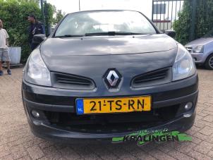 Gebrauchte Stoßstangenrahmen vorne Renault Clio III (BR/CR) 1.4 16V Preis € 50,00 Margenregelung angeboten von Autosloperij Kralingen B.V.