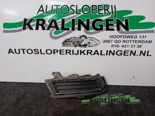 Używane Kratka zderzaka Volkswagen Golf VII (AUA) 1.2 TSI 16V Cena € 20,00 Procedura marży oferowane przez Autosloperij Kralingen B.V.