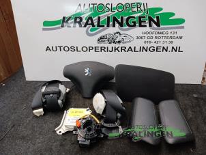 Usados Juego y módulo de airbag Peugeot 107 1.0 12V Precio € 350,00 Norma de margen ofrecido por Autosloperij Kralingen B.V.