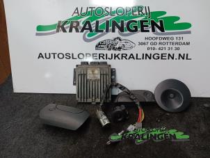 Usagé Kit serrure Nissan Kubistar (F10) 1.5 dCi 60 Prix € 150,00 Règlement à la marge proposé par Autosloperij Kralingen B.V.