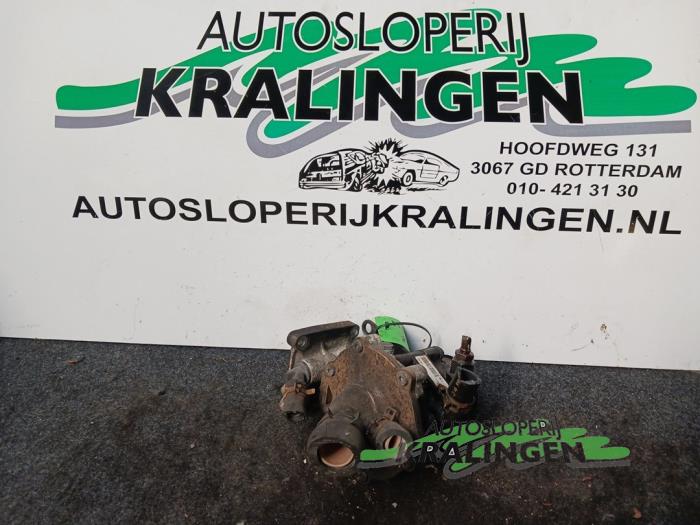 Begagnade Vattenpump Ford Mondeo III Wagon 2.0 TDCi/TDDi 115 16V Pris € 100,00 Marginaltabell erbjuds av Autosloperij Kralingen B.V.