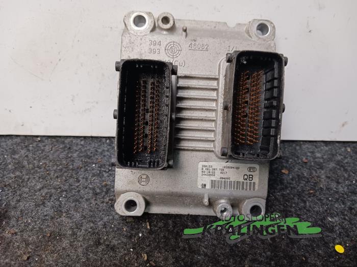 Engine management computer from a Opel Corsa C (F08/68) 1.0 12V Twin Port 2003