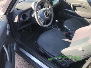 Usados Airbag derecha (salpicadero) BMW Mini One/Cooper (R50) 1.6 16V Cooper Precio € 50,00 Norma de margen ofrecido por Autosloperij Kralingen B.V.