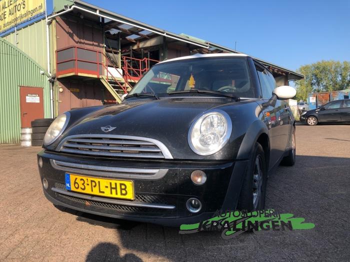 Begagnade Front BMW Mini (R50/53) 1.6 16V Cooper Pris € 100,00 Marginaltabell erbjuds av Autosloperij Kralingen B.V.