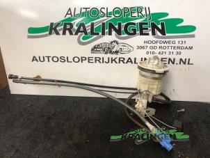 Usagé Flotteur de carburant BMW Mini One/Cooper (R50) 1.6 16V Cooper Prix € 50,00 Règlement à la marge proposé par Autosloperij Kralingen B.V.
