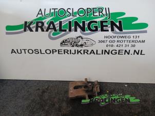 Used Rear brake calliper, left Mitsubishi Carisma 1.6i 16V Price € 50,00 Margin scheme offered by Autosloperij Kralingen B.V.