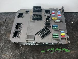 Boîte à Fusibles Pour Peugeot 407 1.6 HDi 80kW 2006 - Pièce D'Occasion 28780745