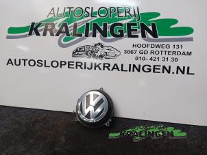 Używane Przelacznik pokrywy bagaznika Volkswagen Golf V (1K1) 1.4 FSI 16V Cena € 50,00 Procedura marży oferowane przez Autosloperij Kralingen B.V.