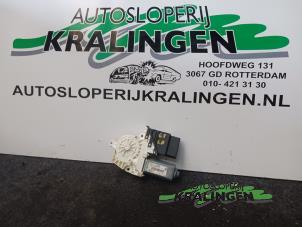 Używane Silnik szyby drzwiowej Volkswagen Golf V (1K1) 1.4 FSI 16V Cena € 35,00 Procedura marży oferowane przez Autosloperij Kralingen B.V.