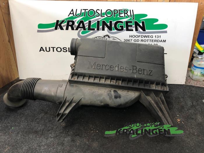 Gebrauchte Luftfiltergehäuse Mercedes Vito (639.6) 2.2 109 CDI 16V Preis € 50,00 Margenregelung angeboten von Autosloperij Kralingen B.V.