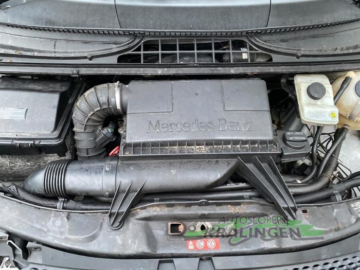 Obudowa filtra powietrza z Mercedes-Benz Vito (639.6) 2.2 109 CDI 16V 2005