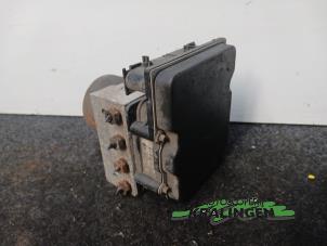 Bloc ABS d'un Mercedes-Benz A (W169) 1.5 A-150 5-Drs. 2005