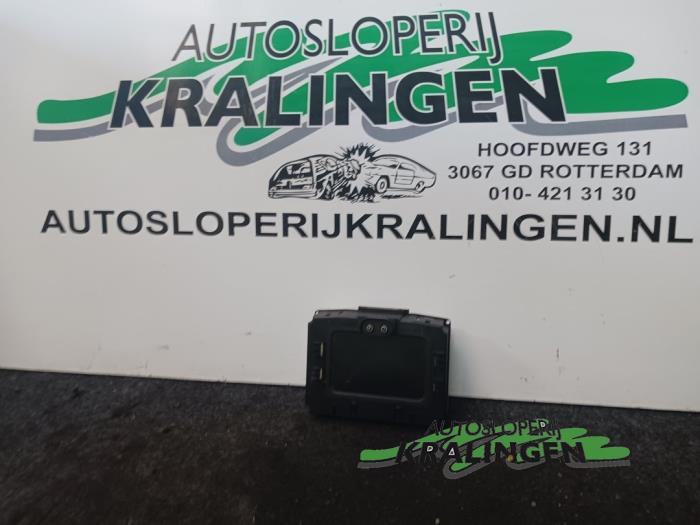 Begagnade Innerdisplay Opel Zafira (F75) 1.8 16V Pris € 12,50 Marginaltabell erbjuds av Autosloperij Kralingen B.V.