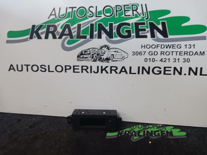 Begagnade Innerdisplay Opel Corsa C (F08/68) 1.0 12V Twin Port Pris € 19,99 Marginaltabell erbjuds av Autosloperij Kralingen B.V.