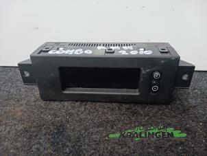 Innerdisplay från en Opel Combo (Corsa C) 1.3 CDTI 16V 2010