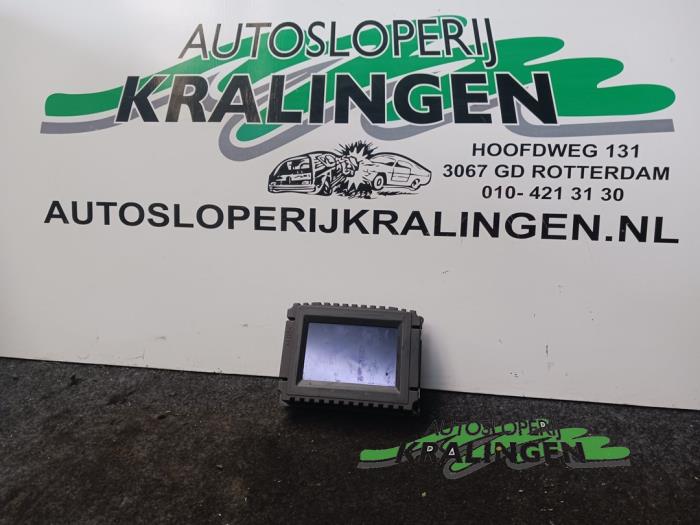 Begagnade Innerdisplay Opel Signum (F48) 2.2 DTI 16V Pris € 25,00 Marginaltabell erbjuds av Autosloperij Kralingen B.V.