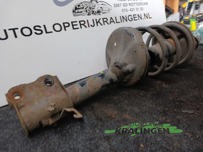 Front shock absorber, right from a Mitsubishi Outlander (CU) 2.0 16V 4x2 2006