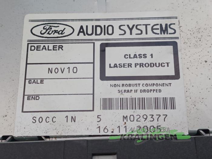 Reproductor de CD y radio de un Ford Focus C-Max 1.8 16V 2005
