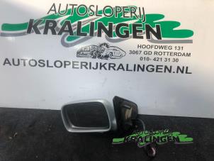 Używane Lusterko zewnetrzne lewe Volkswagen Polo III (6N1) 1.6i 75 Cena na żądanie oferowane przez Autosloperij Kralingen B.V.
