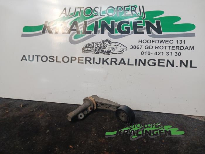 Usados Rodillo tensor correa múltiple Peugeot 207/207+ (WA/WC/WM) 1.4 16V VTi Precio € 25,00 Norma de margen ofrecido por Autosloperij Kralingen B.V.