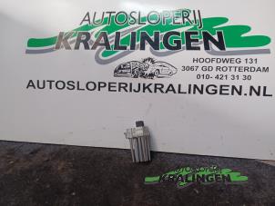 Używane Opornik nagrzewnicy BMW 3 serie (E46/2) 323 Ci 24V Cena € 25,00 Procedura marży oferowane przez Autosloperij Kralingen B.V.