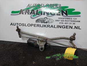 Used Wiper motor + mechanism BMW 3 serie (E46/2) 323 Ci 24V Price on request offered by Autosloperij Kralingen B.V.