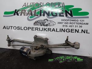 Used Wiper motor + mechanism BMW 3 serie Compact (E36/5) 316i Price on request offered by Autosloperij Kralingen B.V.