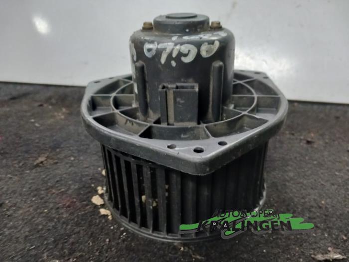 Heating and ventilation fan motor from a Opel Agila (A) 1.2 16V 2003