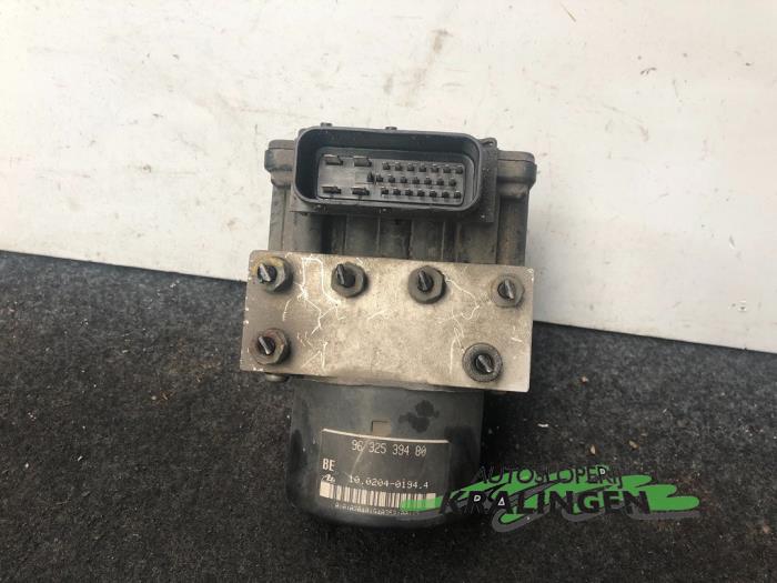 ABS pump from a Peugeot 206 (2A/C/H/J/S) 1.6 16V 2002
