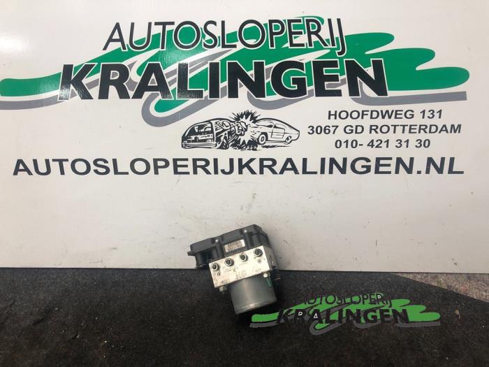 Begagnade ABS-pump Opel Combo (Corsa C) 1.3 CDTI 16V Pris € 4,98 Marginaltabell erbjuds av Autosloperij Kralingen B.V.