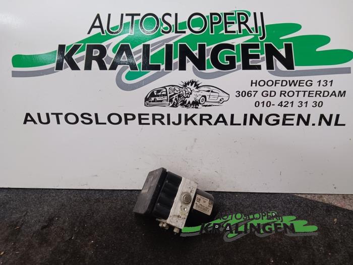 Begagnade ABS-pump Opel Astra H (L48) 1.9 CDTi 100 Pris € 18,98 Marginaltabell erbjuds av Autosloperij Kralingen B.V.